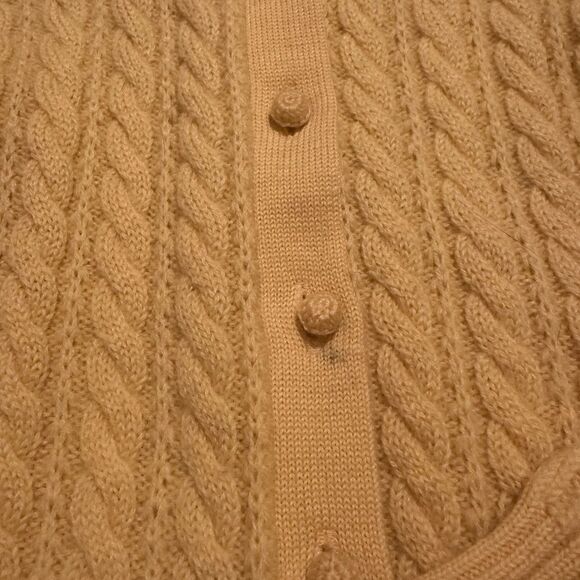 Vintage | canary yellow | 100% wool | Cable Knit cardigan Sweater - Picture 10 of 12